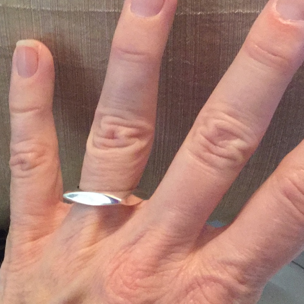 STAMPED (925) Sterling Silver Unique Ring. SIZE 7 - Picture 5 of 5